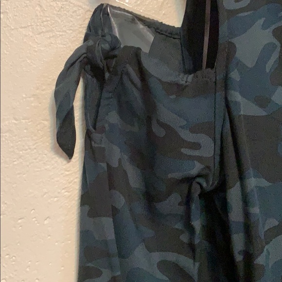 Rock & Republic Gilded Glam Camo Shirt Top - Picture 4 of 6